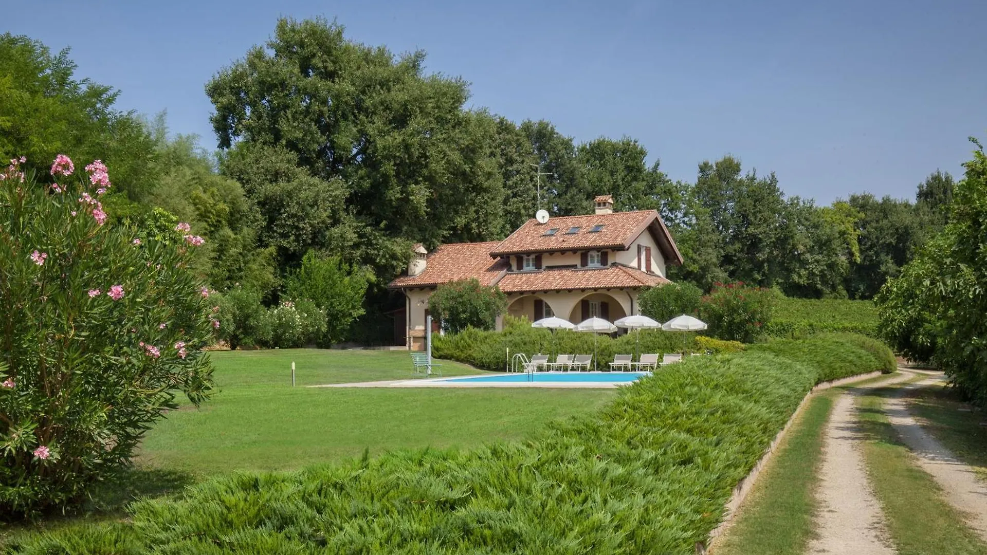 Villa Gasco With Pool Lazise